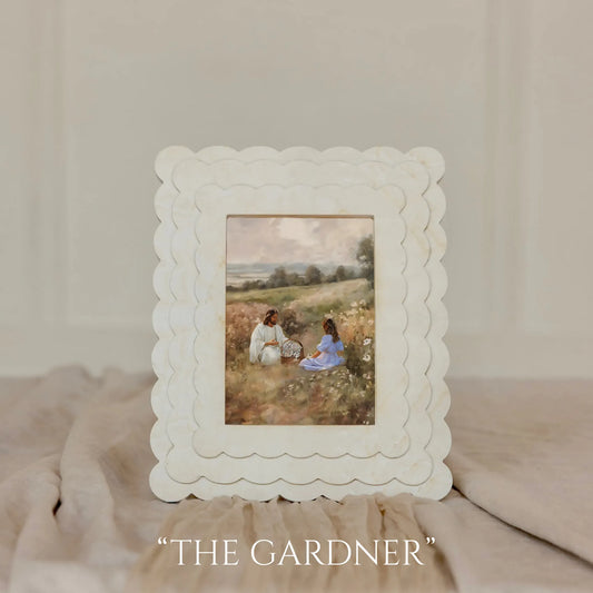 White Scalloped Frame - 5x7
