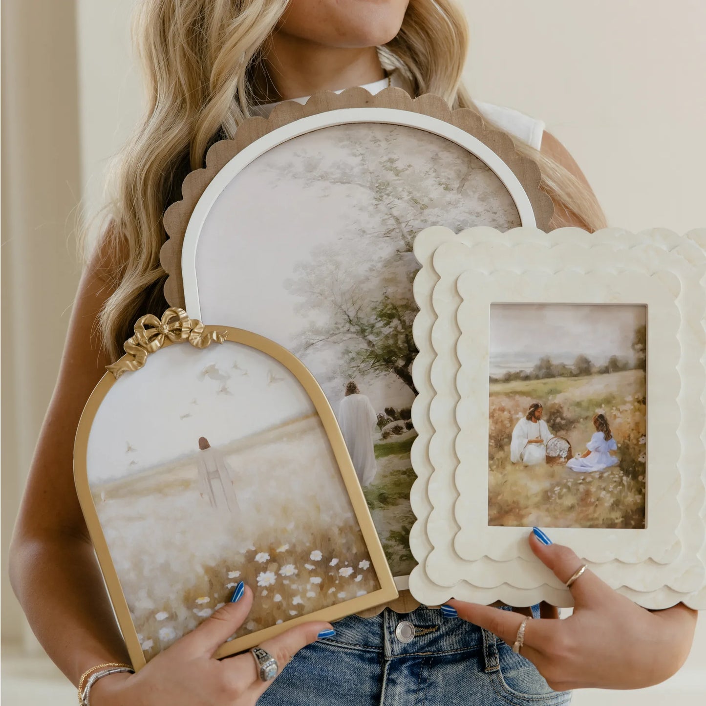 White Scalloped Frame - 5x7