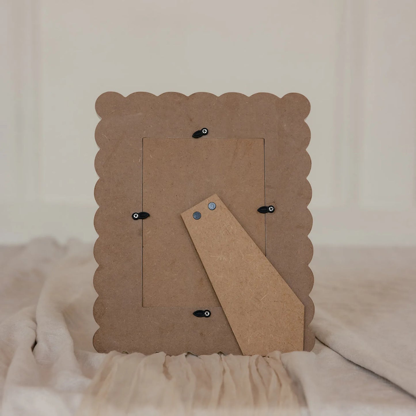 White Scalloped Frame - 5x7